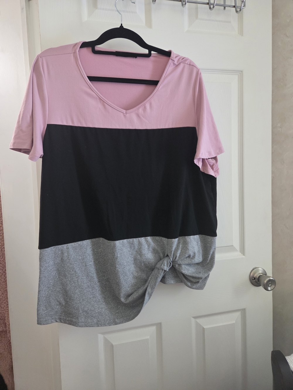 Women’s Colorblock V-Neck Knot Hem Top - Pink/Black/Gray